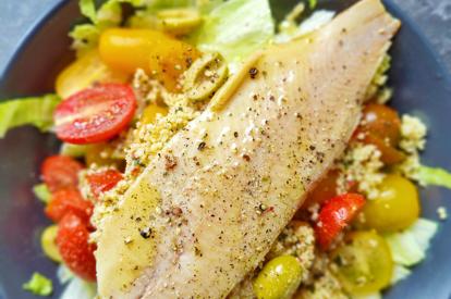 Taboulé salade met gerookte forel 