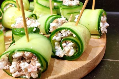 Komkommerrolletjes met gerookte zalm